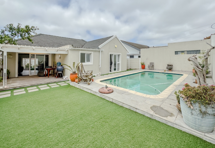 3 Bedroom Property for Sale in Claremont Western Cape